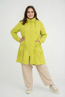 Παρκά 'Livia' για μεταβατική περίοδο – απαλό, με προσοχή στη λεπτομέρεια & σύγχρονο