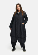 Manteau de mi-saison 'Lunel' – élégant, moderne & avec une structure marquante