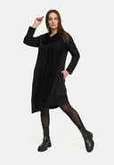 'Lunet' klänning – modern, elegant & med karaktärsstark design