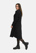 'Brunel' jurk – Cowl-Neck, zijplooien & midilengte