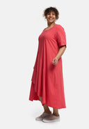 'Valeria' mekko – laskeutuva, moderni & naisellinen