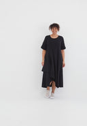 'Valeria' mekko – laskeutuva, moderni & naisellinen